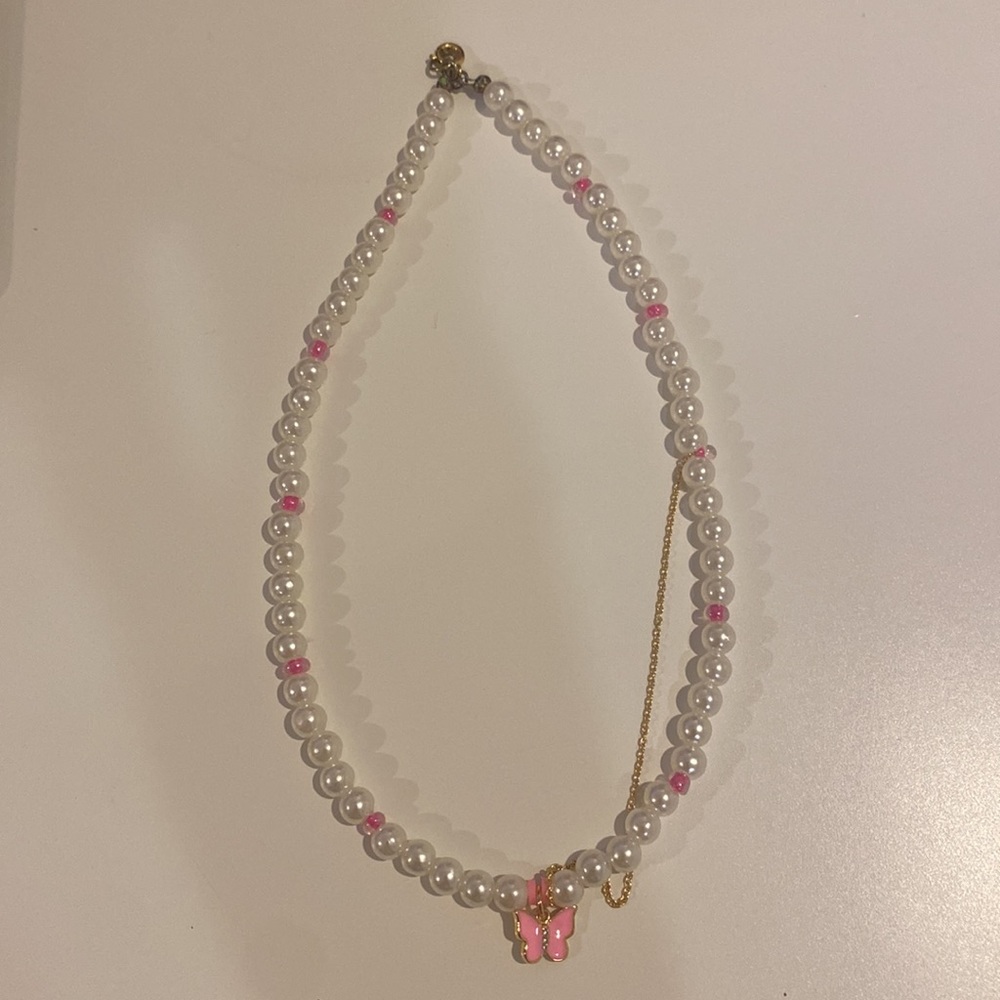 Beaded short butterfly necklace